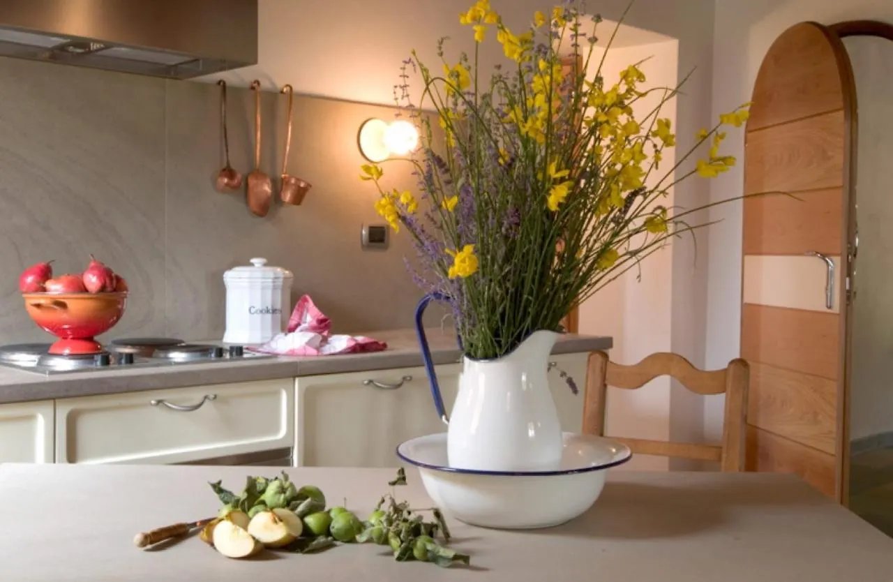 Al Gelso Bianco Aparthotel Sant'Appiano Italy