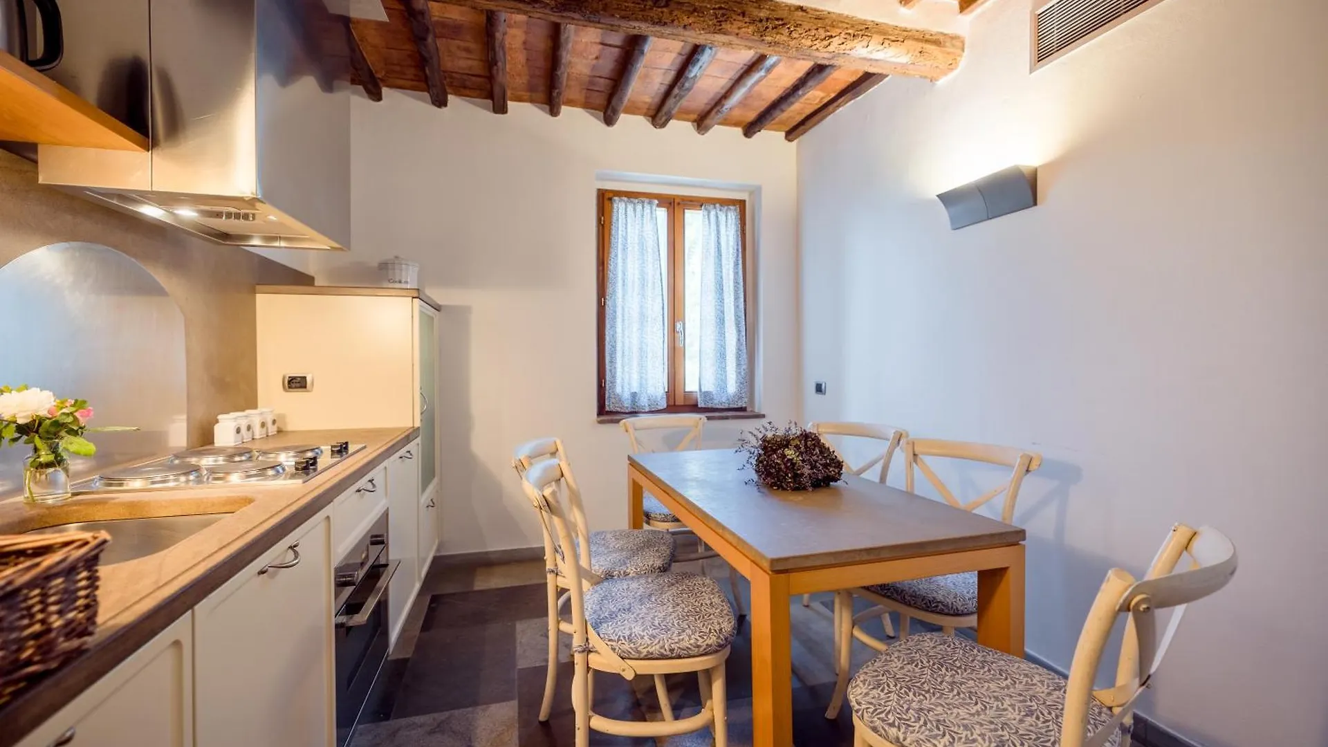 Al Gelso Bianco Aparthotel Sant'Appiano 0*,  Italy