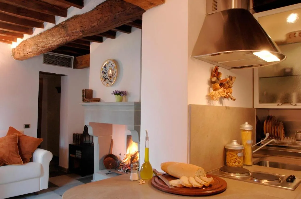 Al Gelso Bianco Aparthotel Sant'Appiano 0*,  Italy
